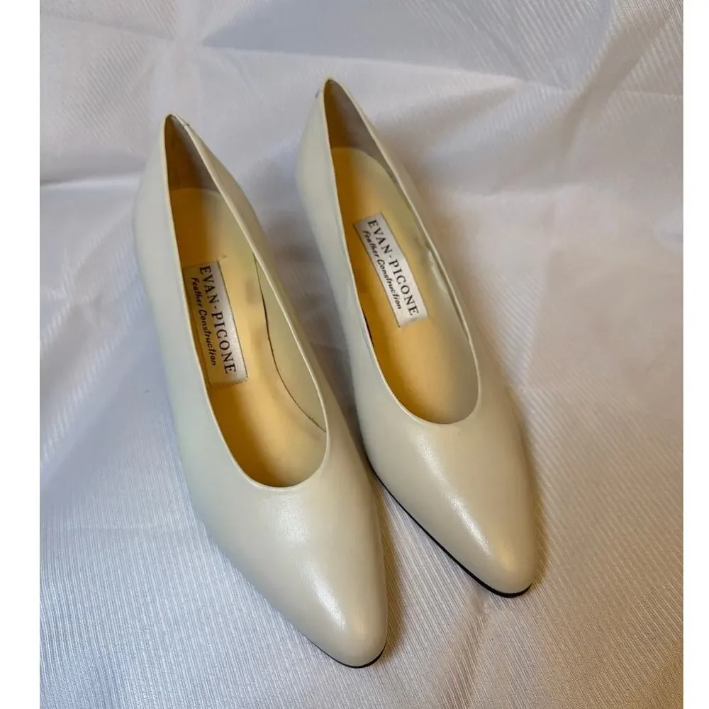 Vintage Evan Picone Made in Spain Ivory Leather Pumps Heels 9.5 Deadstock